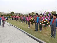 “拳拳愛國心,悠悠建國情”——方泰小學“金石少年”清明祭英烈主題活動